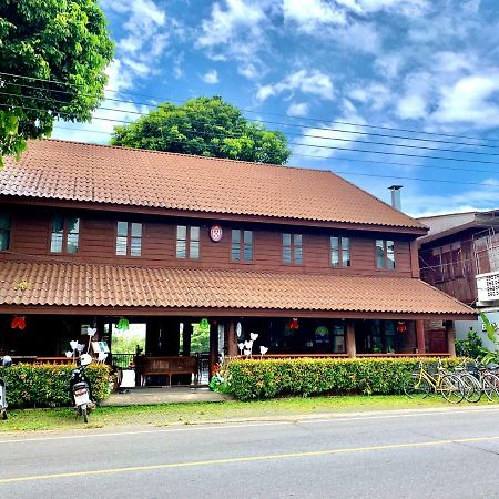 Riverhouse-The Teak House Mae Sariang Buitenkant foto