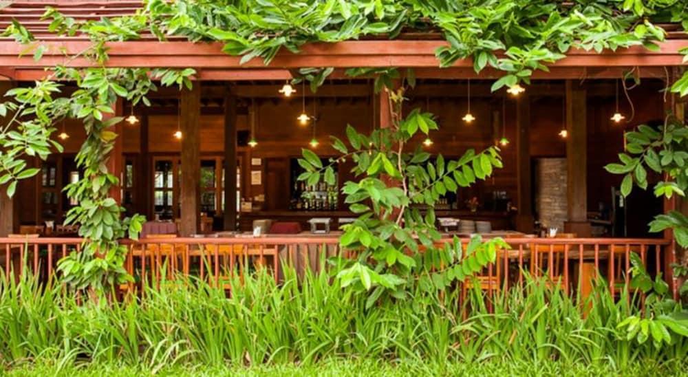 Riverhouse-The Teak House Mae Sariang Buitenkant foto