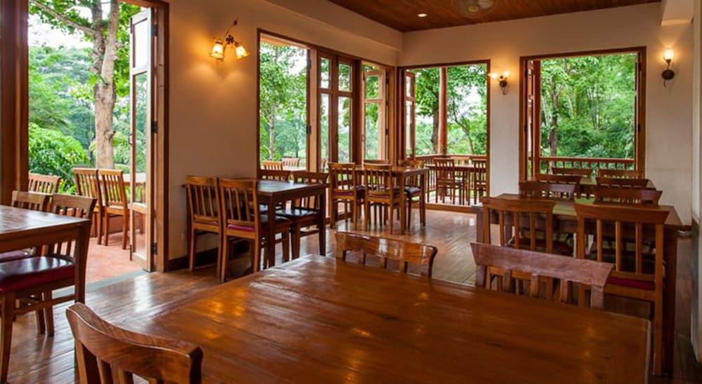 Riverhouse-The Teak House Mae Sariang Buitenkant foto