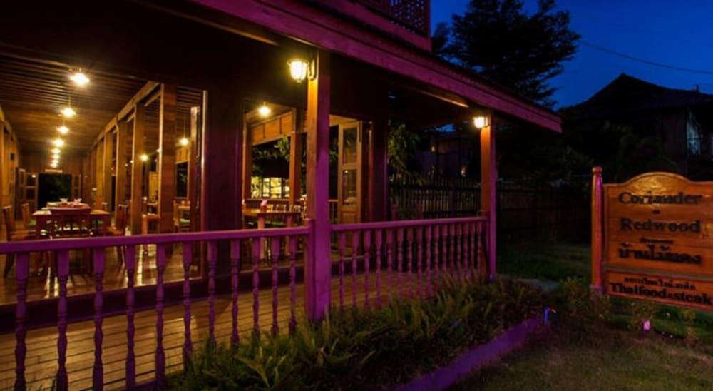 Riverhouse-The Teak House Mae Sariang Buitenkant foto