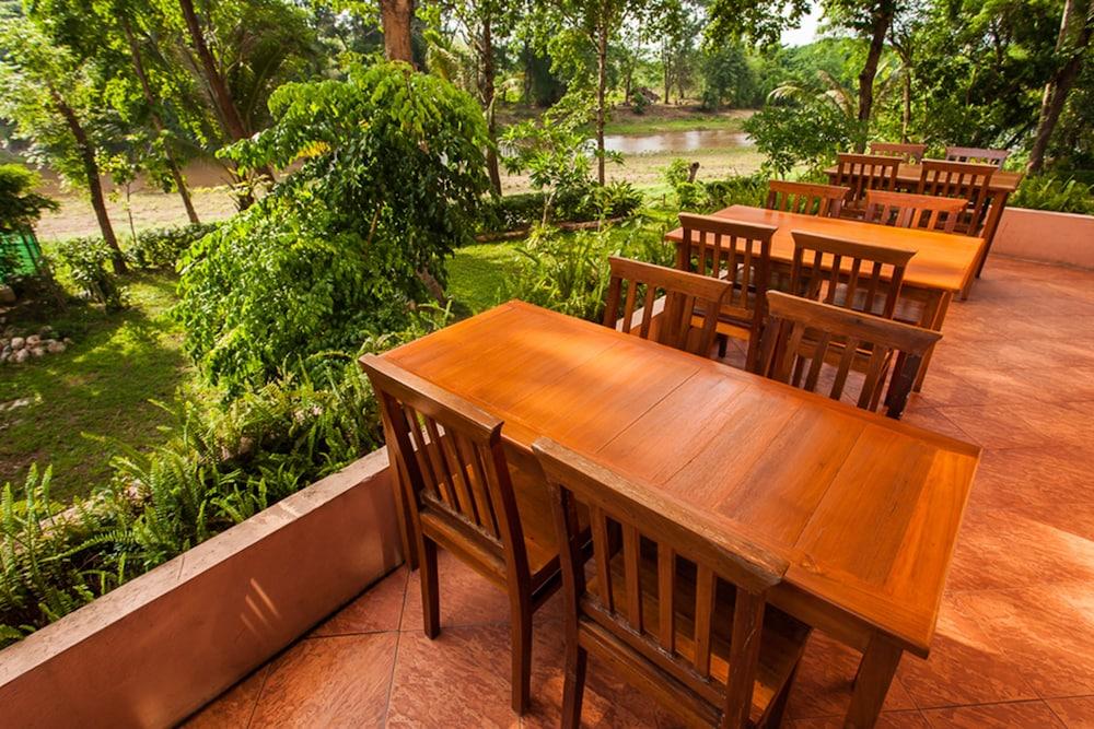 Riverhouse-The Teak House Mae Sariang Buitenkant foto