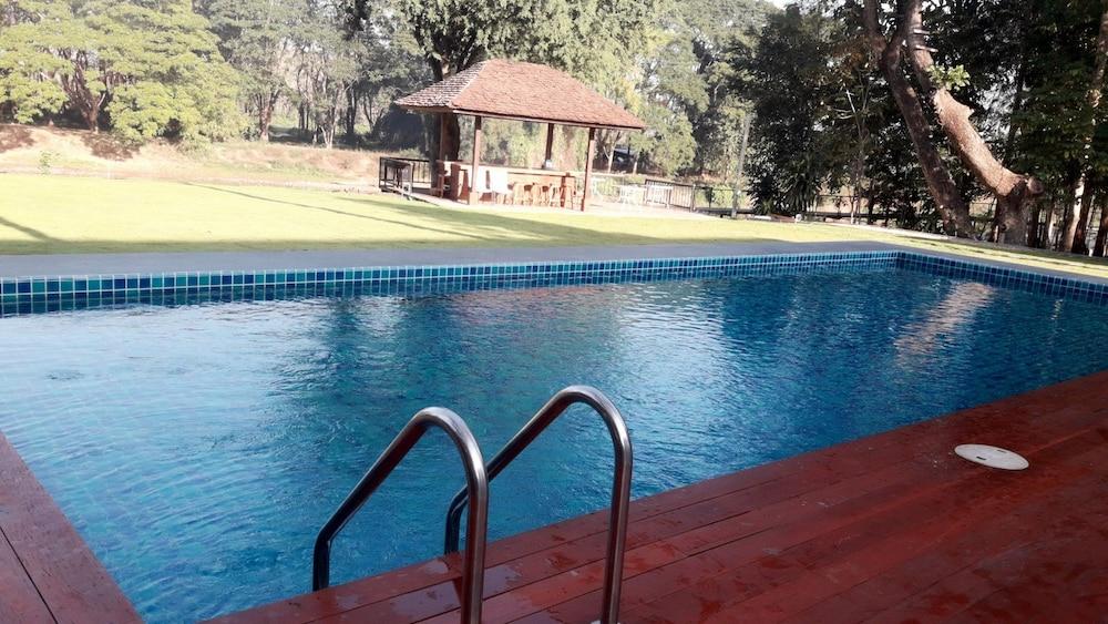 Riverhouse-The Teak House Mae Sariang Buitenkant foto