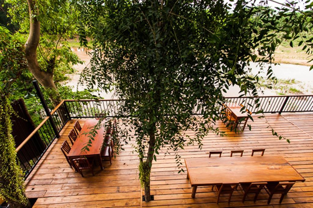 Riverhouse-The Teak House Mae Sariang Buitenkant foto