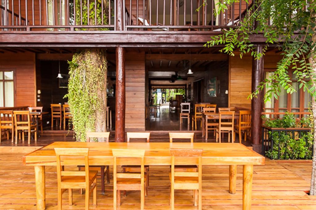 Riverhouse-The Teak House Mae Sariang Buitenkant foto