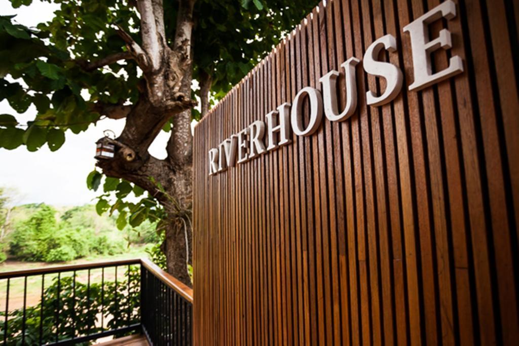 Riverhouse-The Teak House Mae Sariang Buitenkant foto